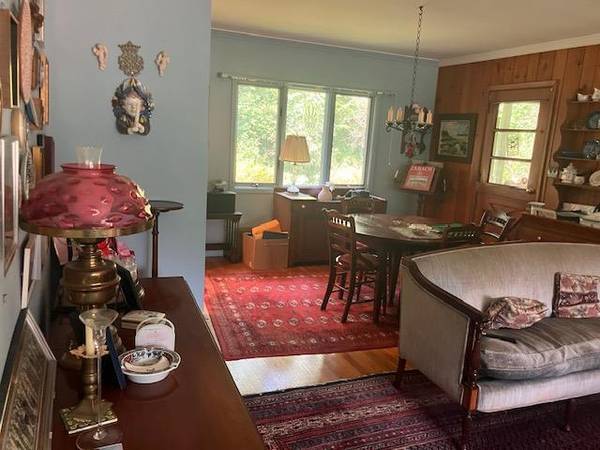 Douglaston, NY 11363,24045 Little Neck RD