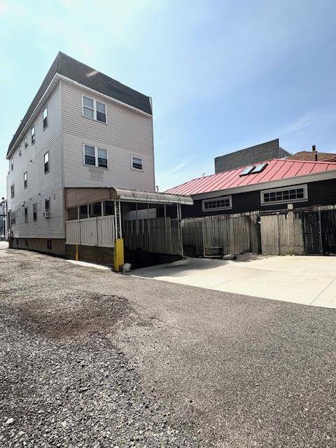 Rockaway Beach, NY 11693,148 Beach 97 ST