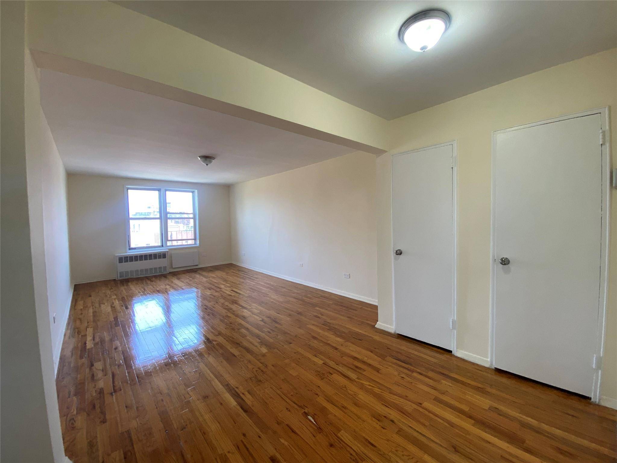 Kew Gardens, NY 11415,83-36 Beverly RD #5A