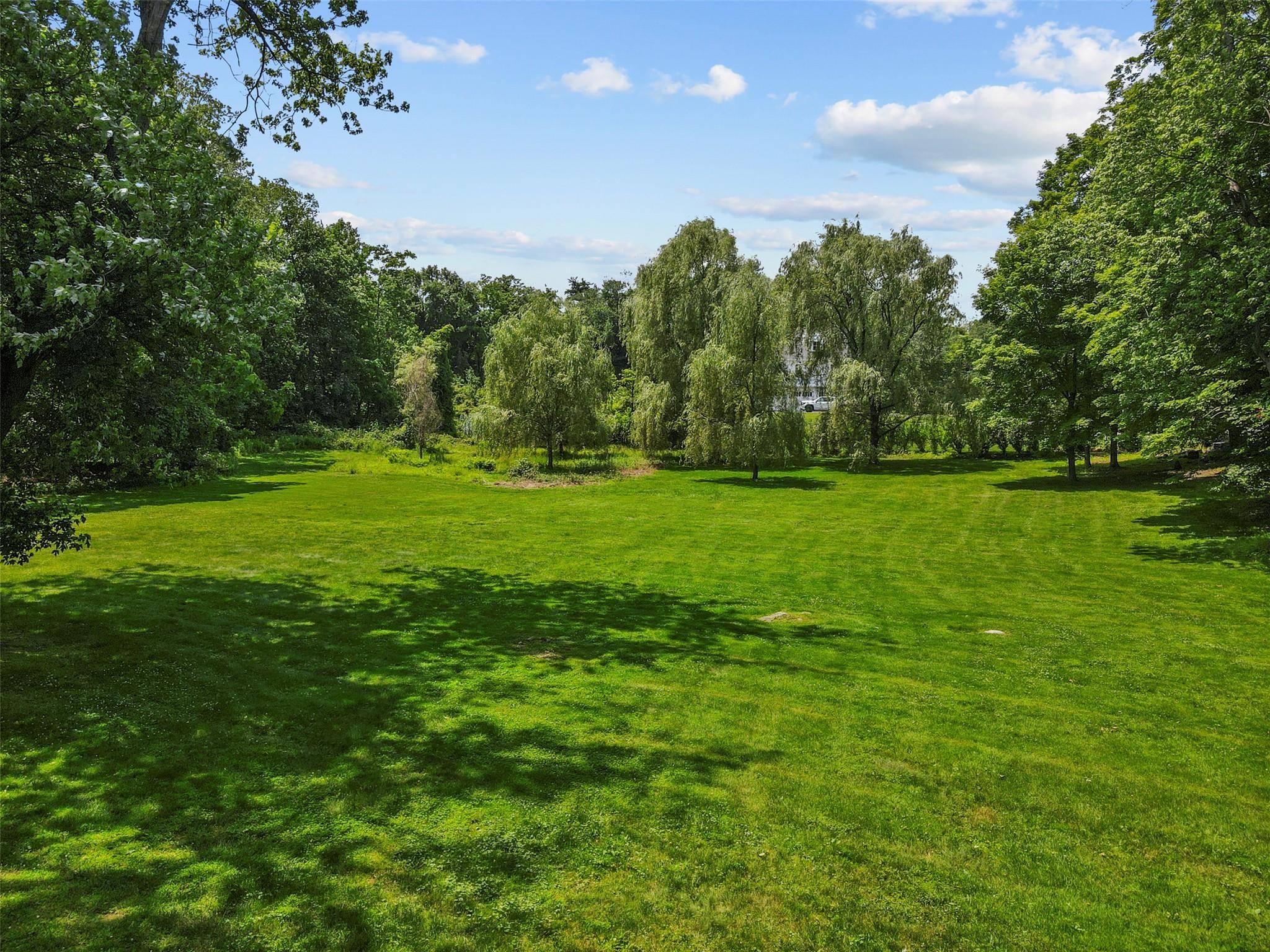 Rye, NY 10580,15 Rockledge RD