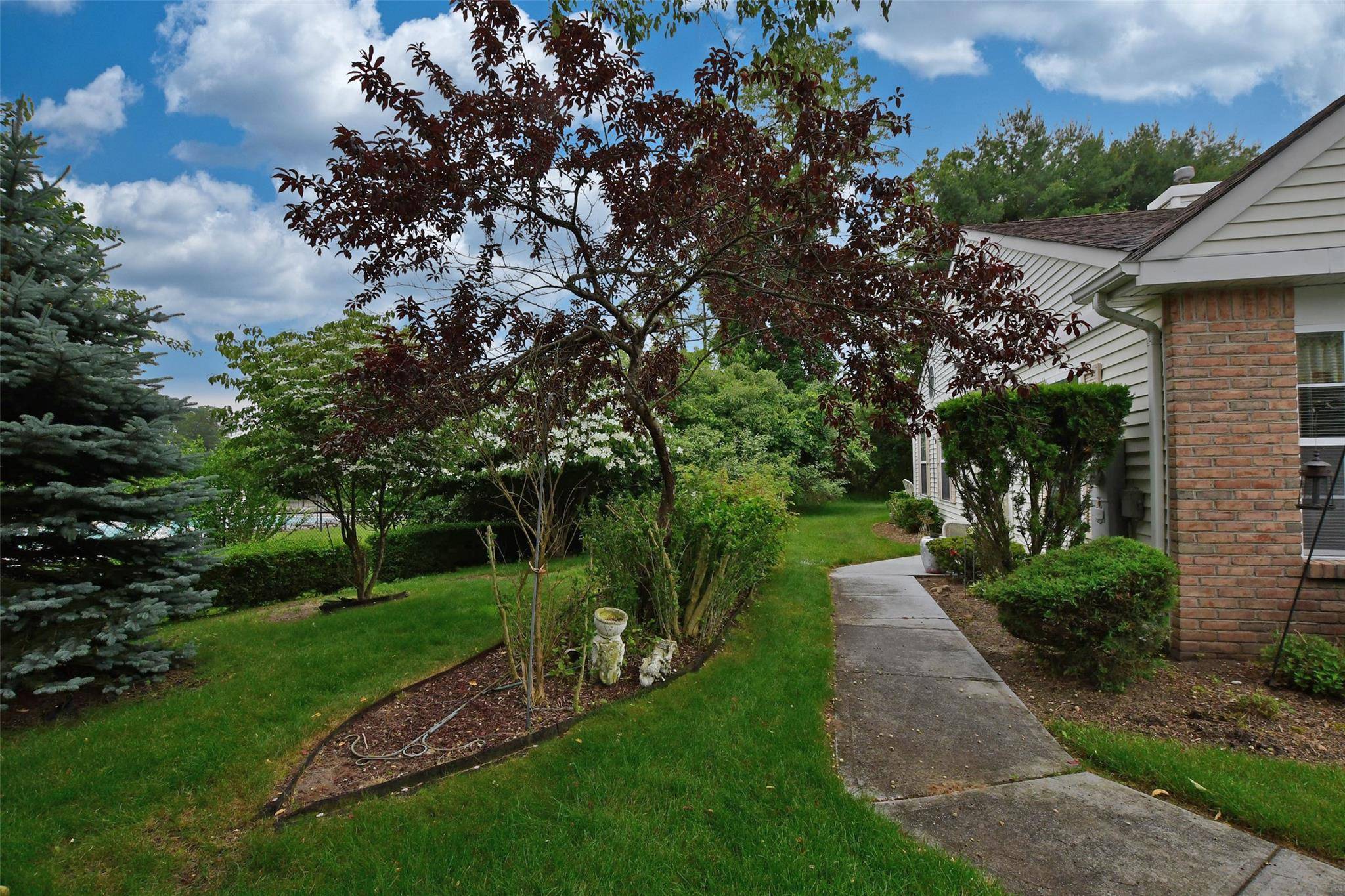 Coram, NY 11727,9 Quail PATH