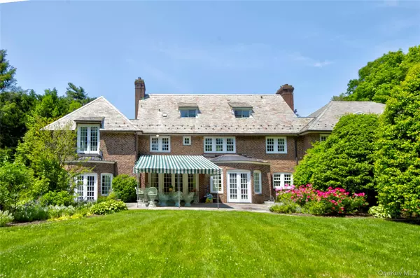 Glen Cove, NY 11542,9 Meadow Spring LN