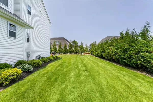 Ridge, NY 11961,50 Wildflower DR