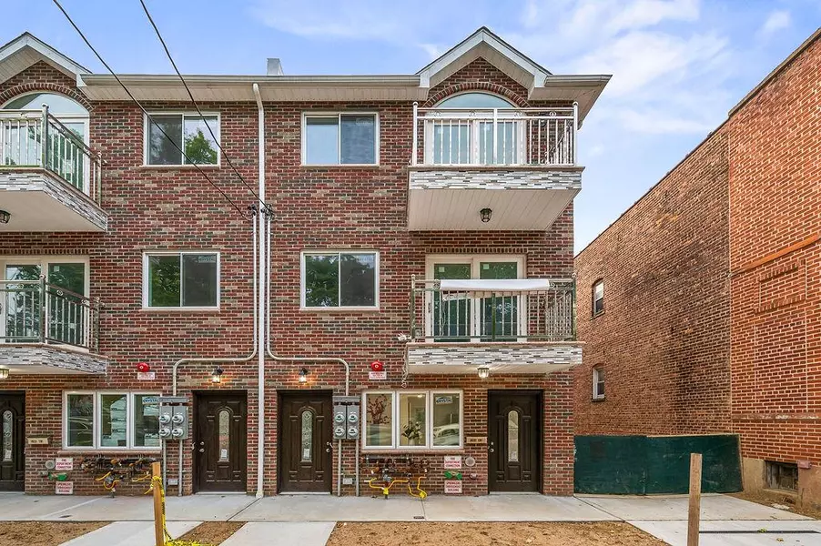 10605 49th AVE, Corona, NY 11368