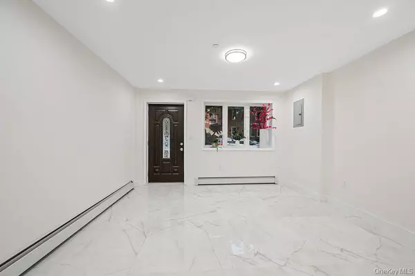 Corona, NY 11368,10605 49th AVE