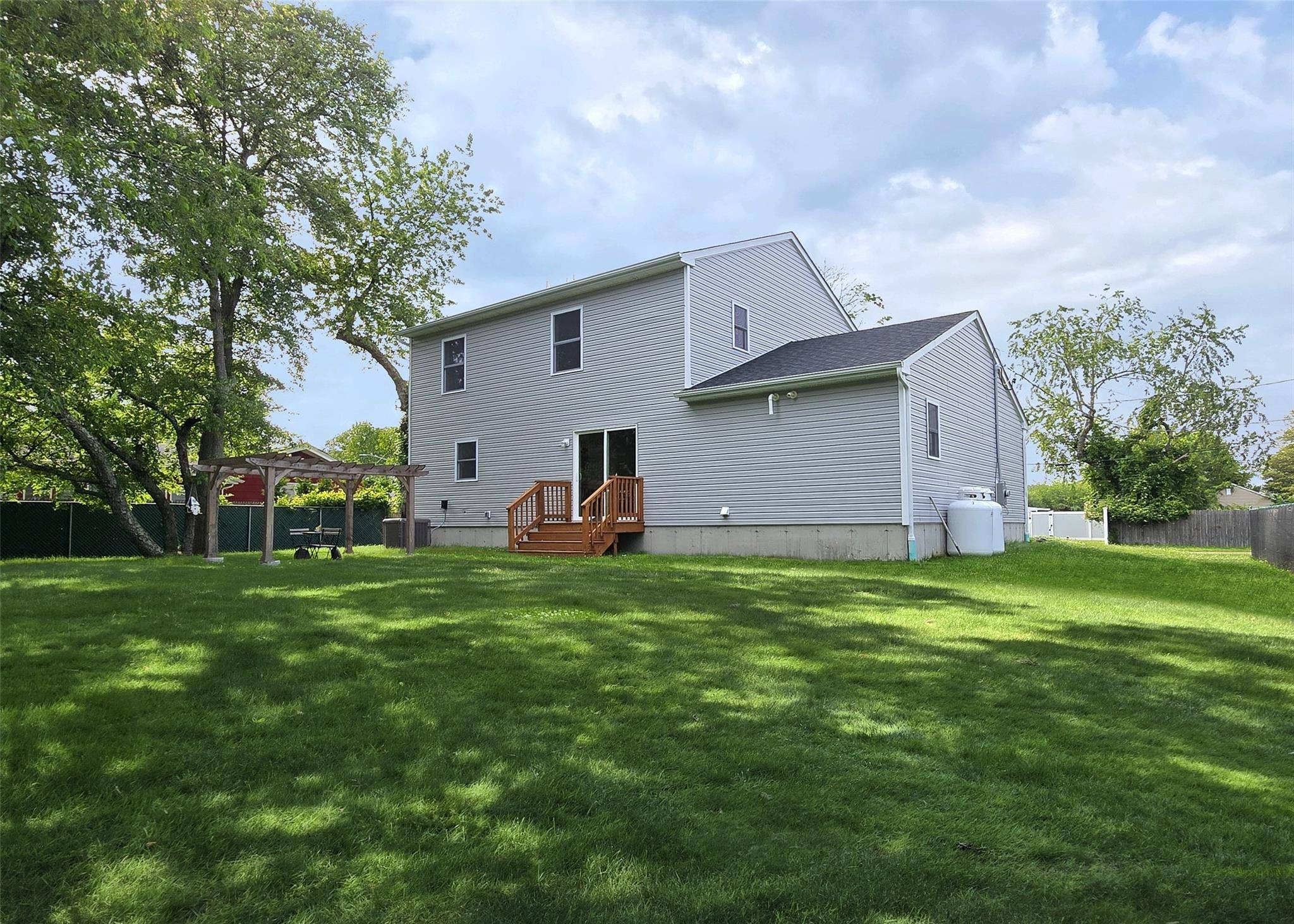 Mastic Beach, NY 11951,8 W Narcissus RD