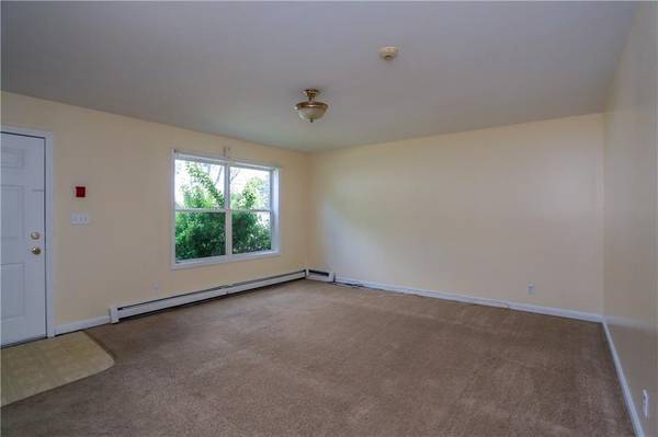 Spring Valley, NY 10977,117 Bethune BLVD #3