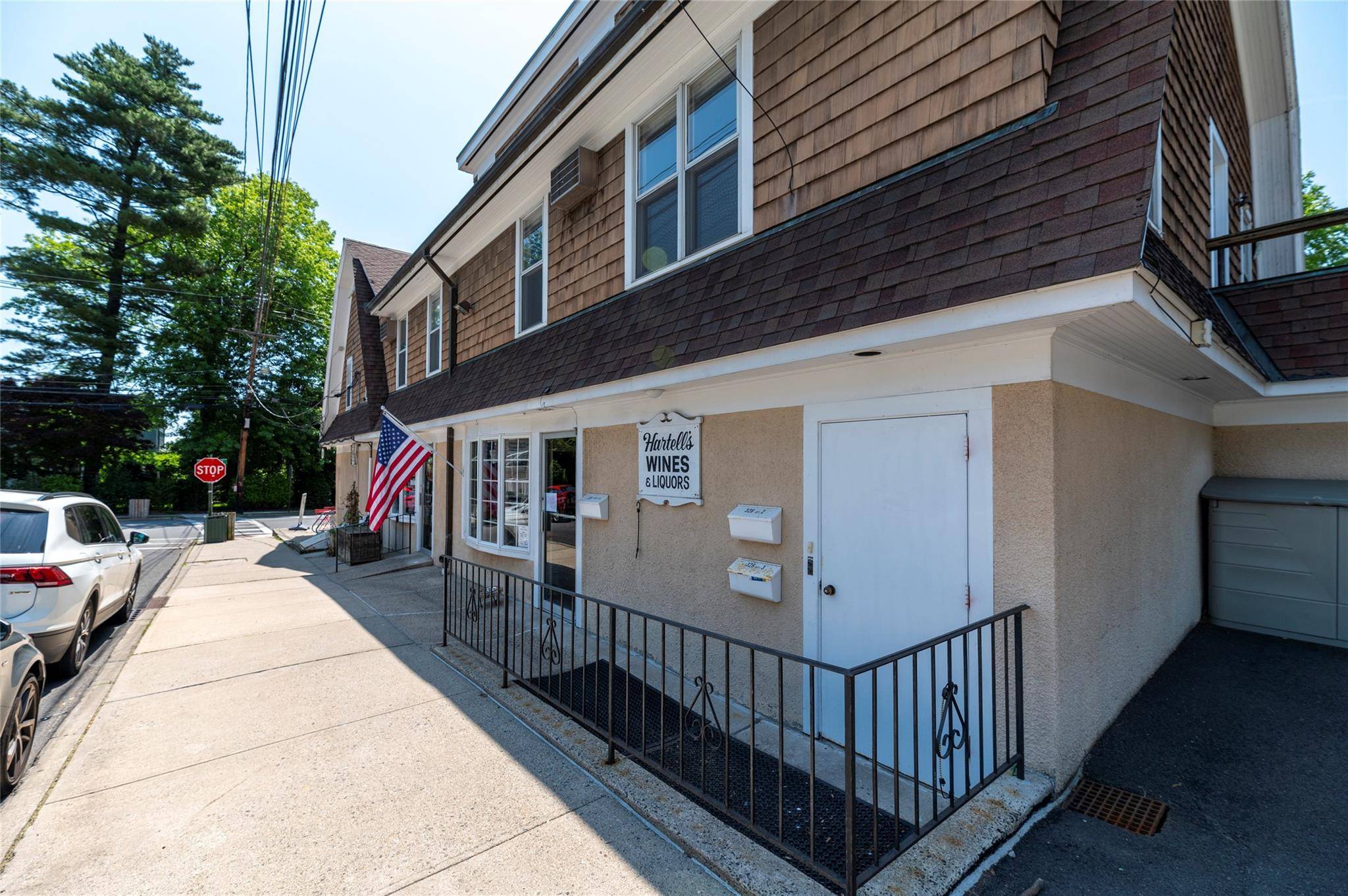 Nyack, NY 10960,326 N Broadway #3