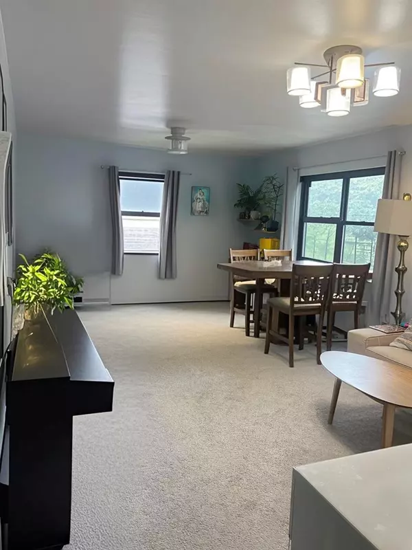 Oakland Gardens, NY 11364,219-02 75TH AVE #2F
