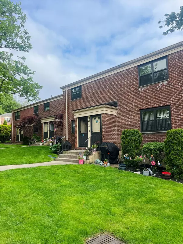 Oakland Gardens, NY 11364,219-02 75TH AVE #2F