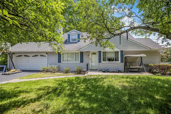 New Windsor, NY 12553,13 Valley View DR