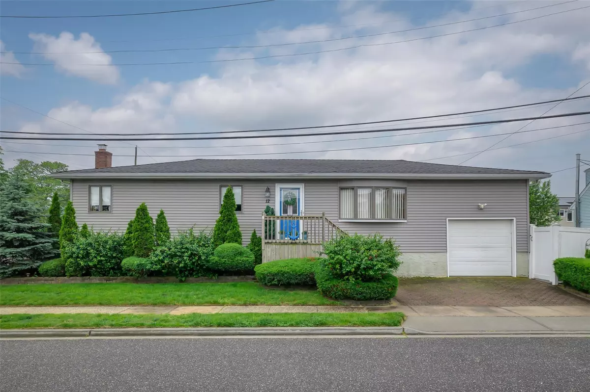 Massapequa, NY 11758,12 Roosevelt PL