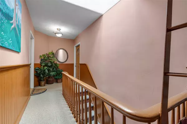 Long Island City, NY 11101,5-17 51st AVE
