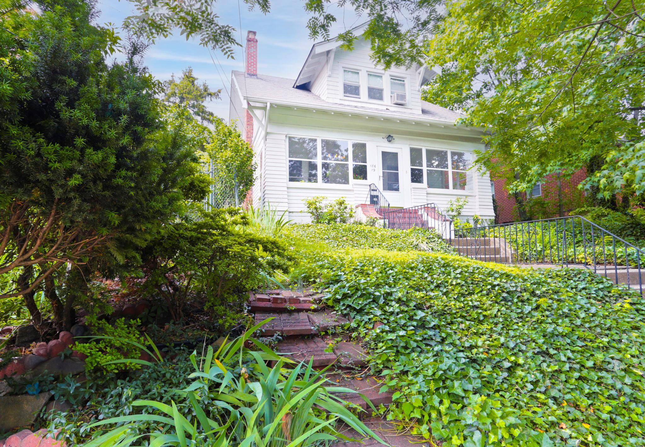 186-19 Wexford TER, Jamaica Estates, NY 11432
