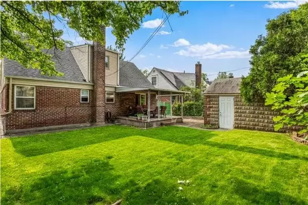 Fresh Meadows, NY 11365,49-75 175th PL