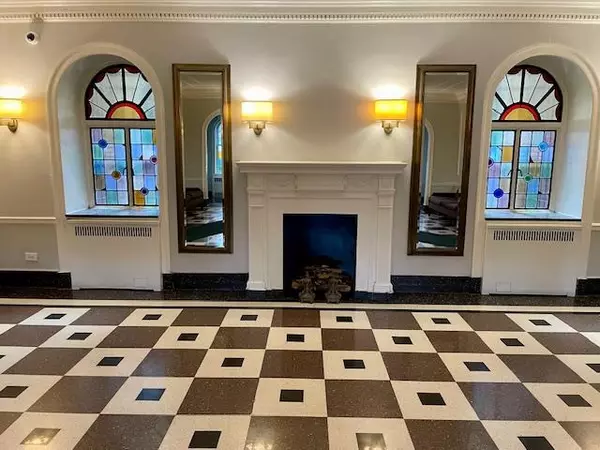 Jackson Heights, NY 11372,72-17 34 AVE #1H