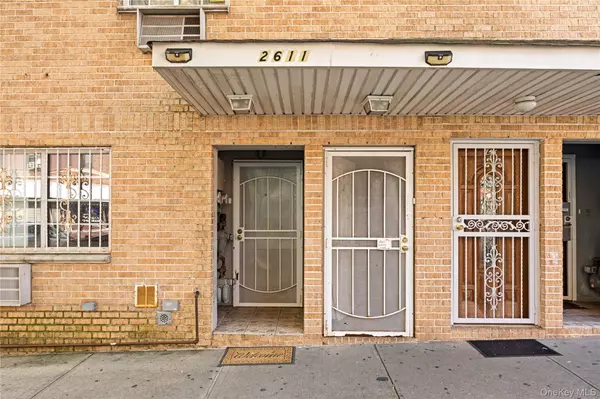 Bronx, NY 10458,2611 Decatur AVE