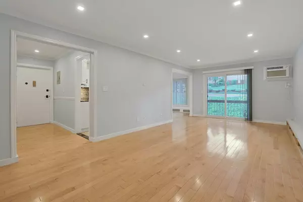 Pomona, NY 10970,23 Country Club LN