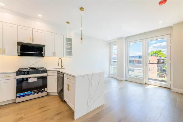 Elmhurst, NY 11373,4209 Hampton ST #4B