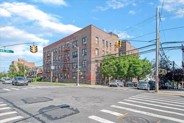 Woodside, NY 11377,39-82 65th Place #4F
