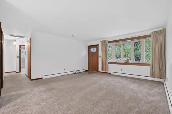 Newburgh, NY 12550,7 Archery RD