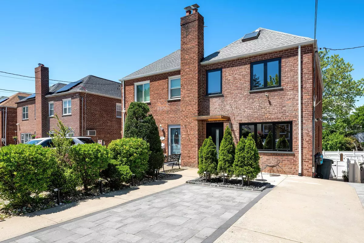 Bronx, NY 10465,1363 Kearney AVE