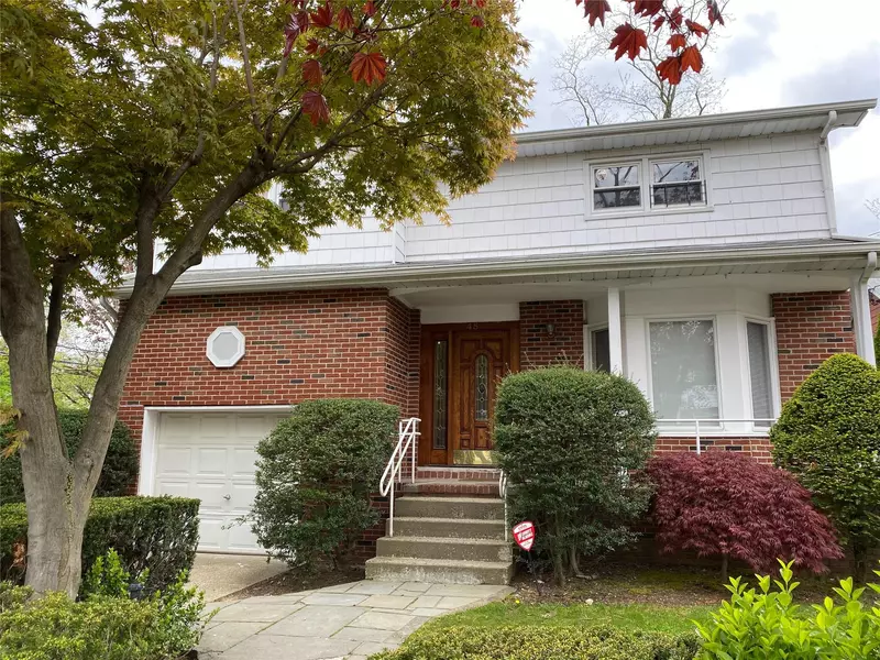 45 Inwood RD, Port Washington, NY 11050