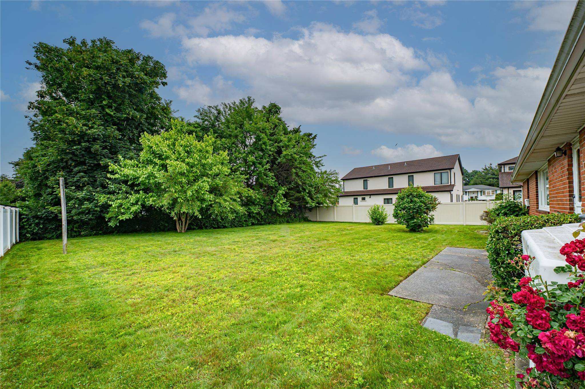 Bethpage, NY 11714,7 Cedar AVE