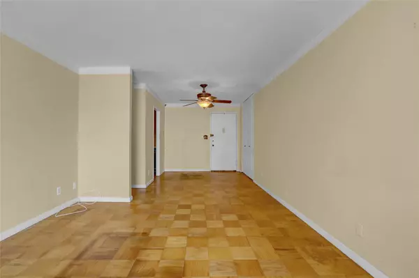 Long Beach, NY 11561,700 Shore RD #3D