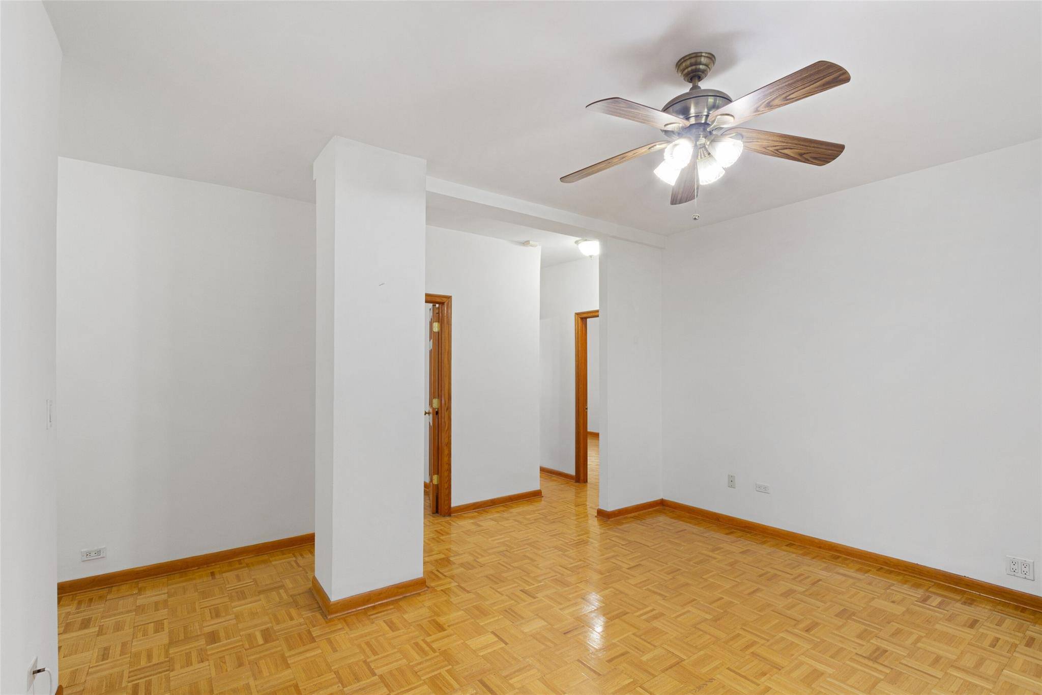 Woodside, NY 11377,48-25 43rd ST #1J