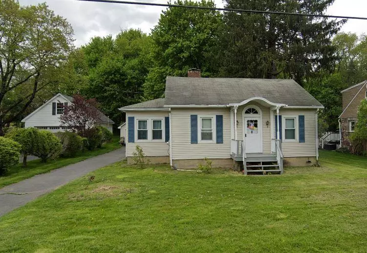 17 Rose PL, Central Valley, NY 10917