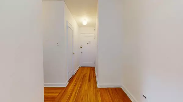 Rego Park, NY 11374,66-15 Wetherole ST #E16