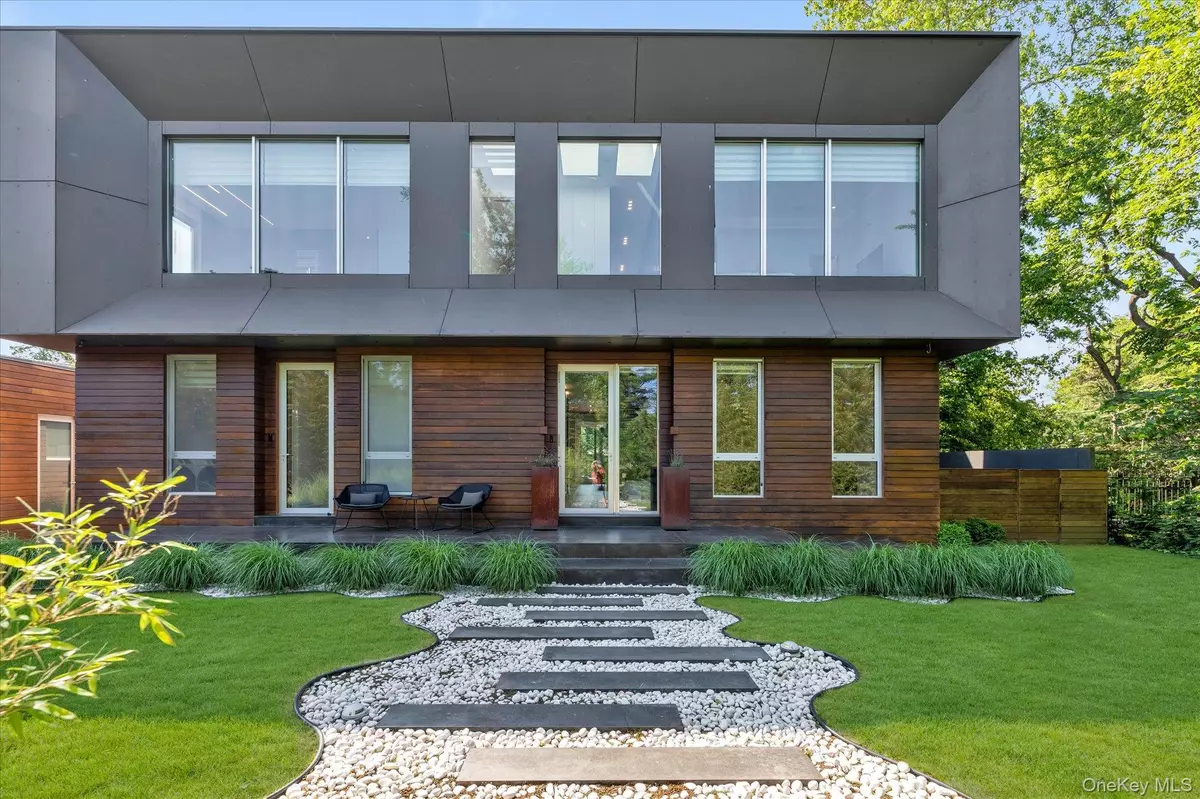 Hewlett, NY 11557,1555 Stevenson RD