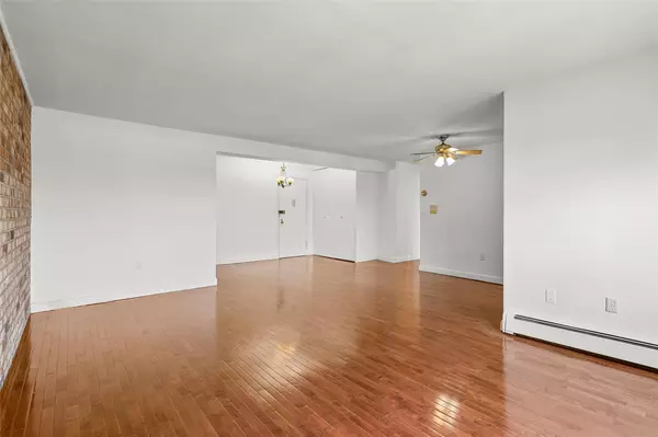 White Plains, NY 10606,505 Central AVE #609