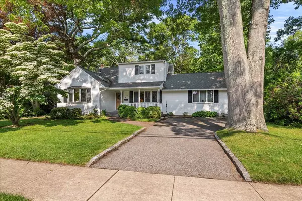 Massapequa Park, NY 11762,1142 Lakeshore DR