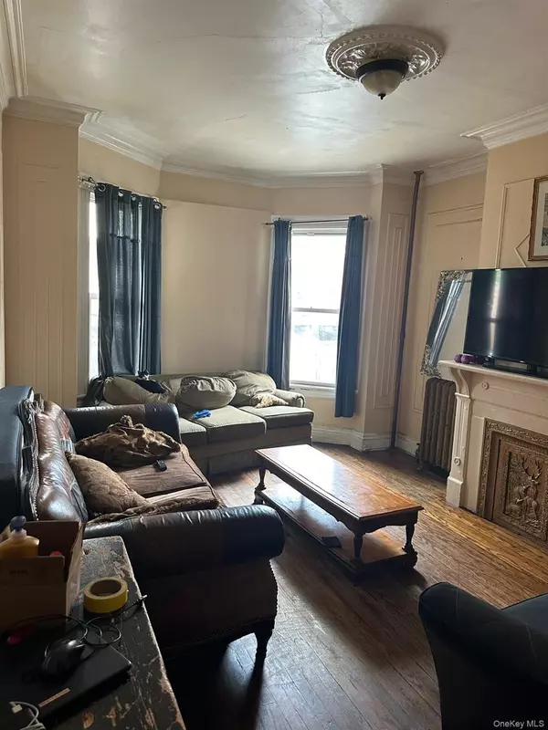 Yonkers, NY 10701,187 Buena Vista AVE #3