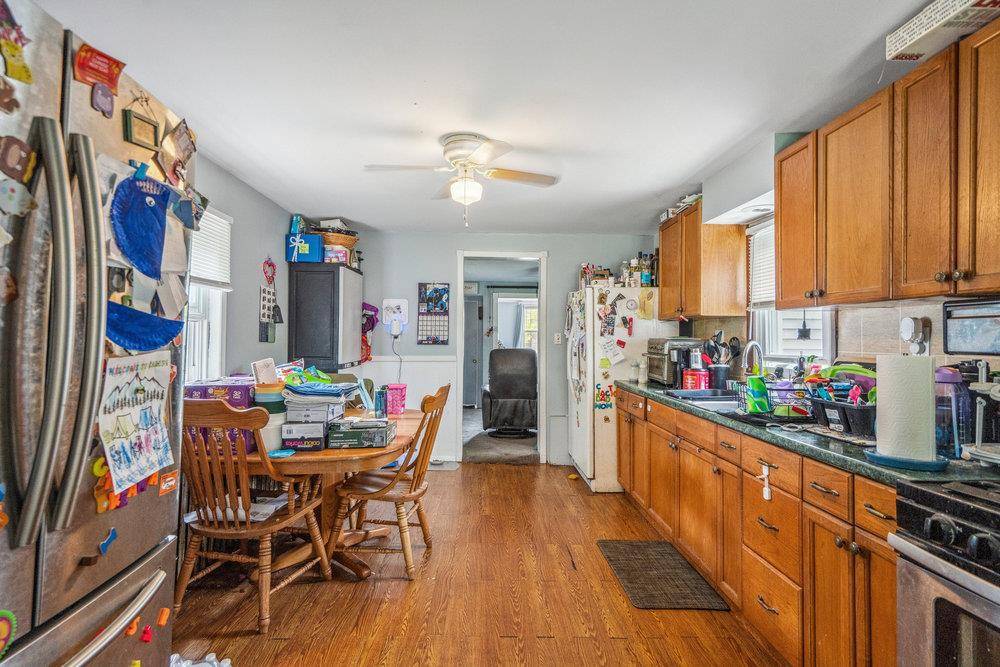 Babylon, NY 11702,227 N Railroad AVE