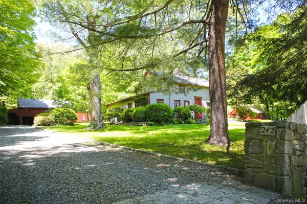 242 Smith Ridge RD, South Salem, NY 10590