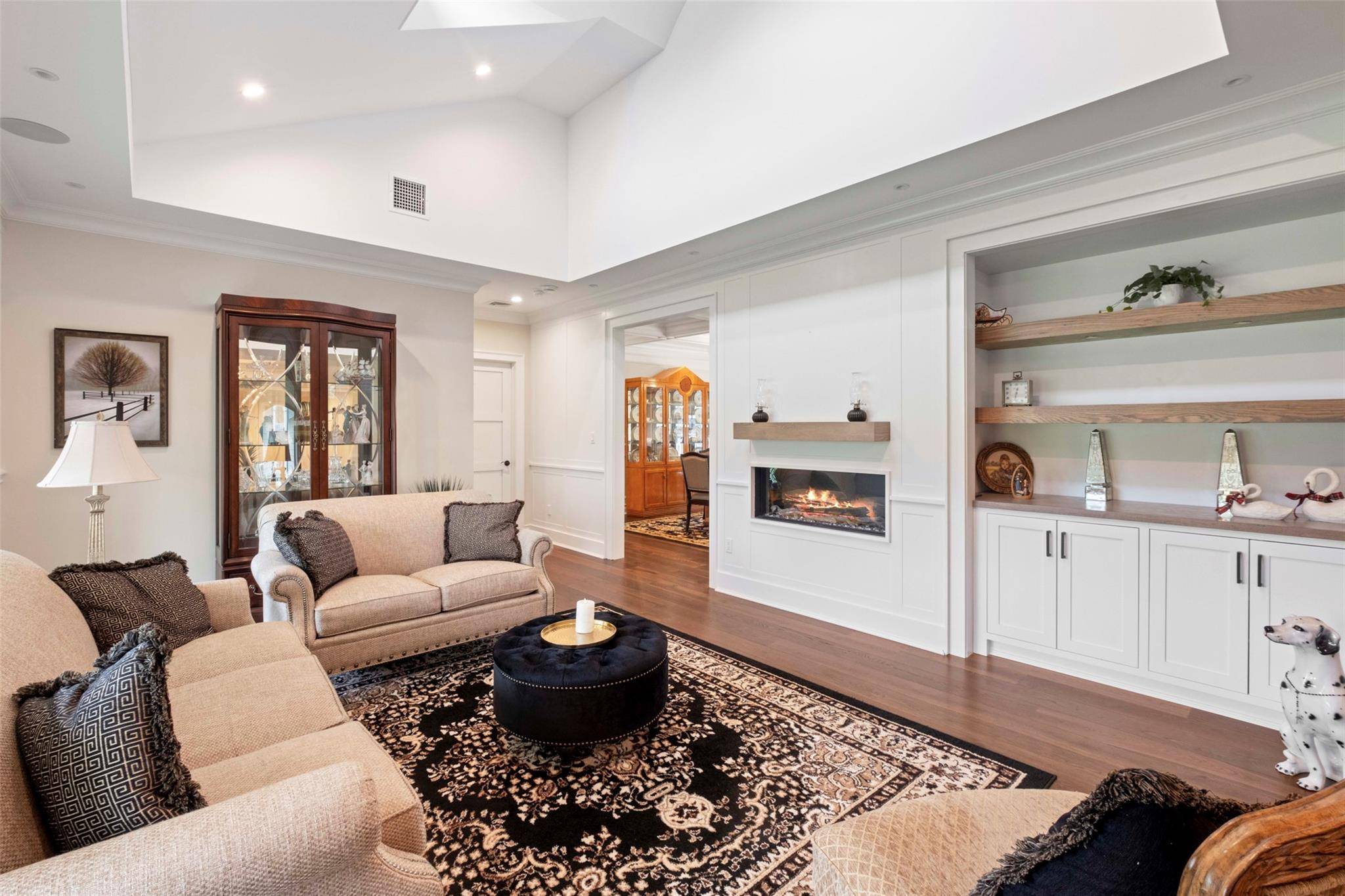 Manhasset, NY 11030,77 Crabapple RD