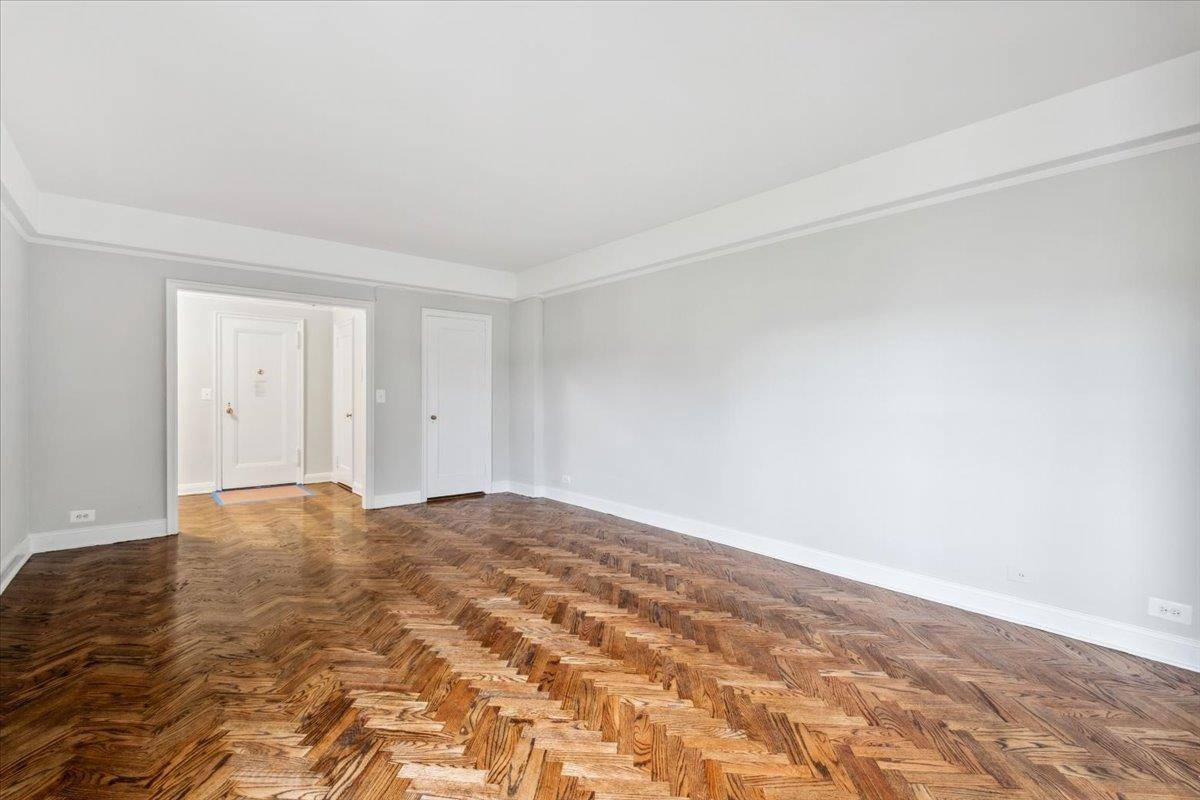 Scarsdale, NY 10583,45 Popham RD #3J