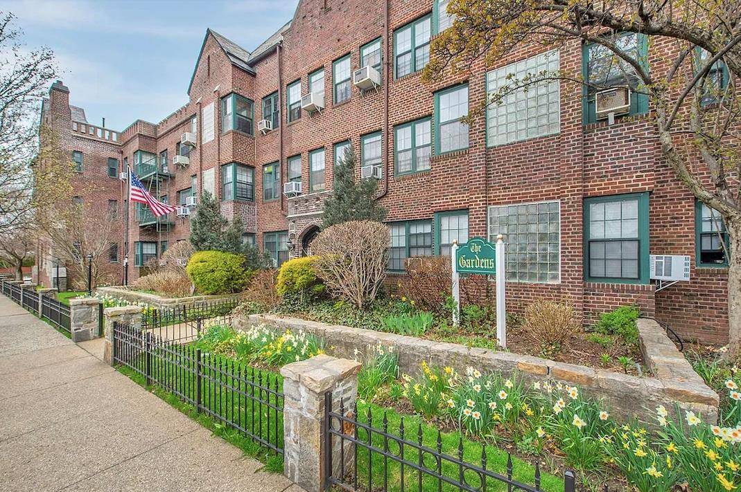 94-11 69th AVE #102, Forest Hills, NY 11375