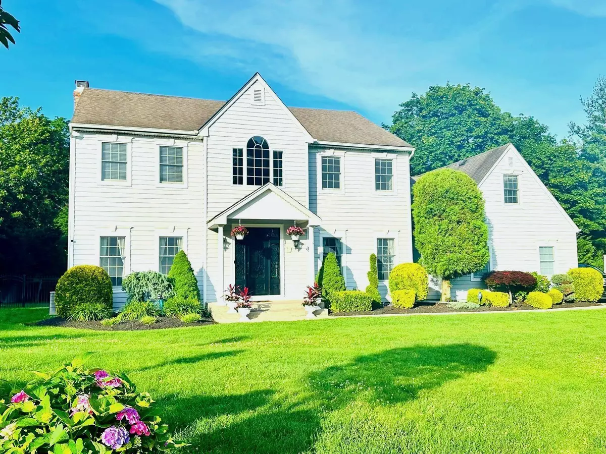 East Setauket, NY 11733,1 Ada LN