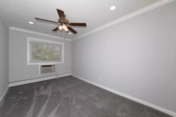 Northport, NY 11768,427 Main ST #427-f