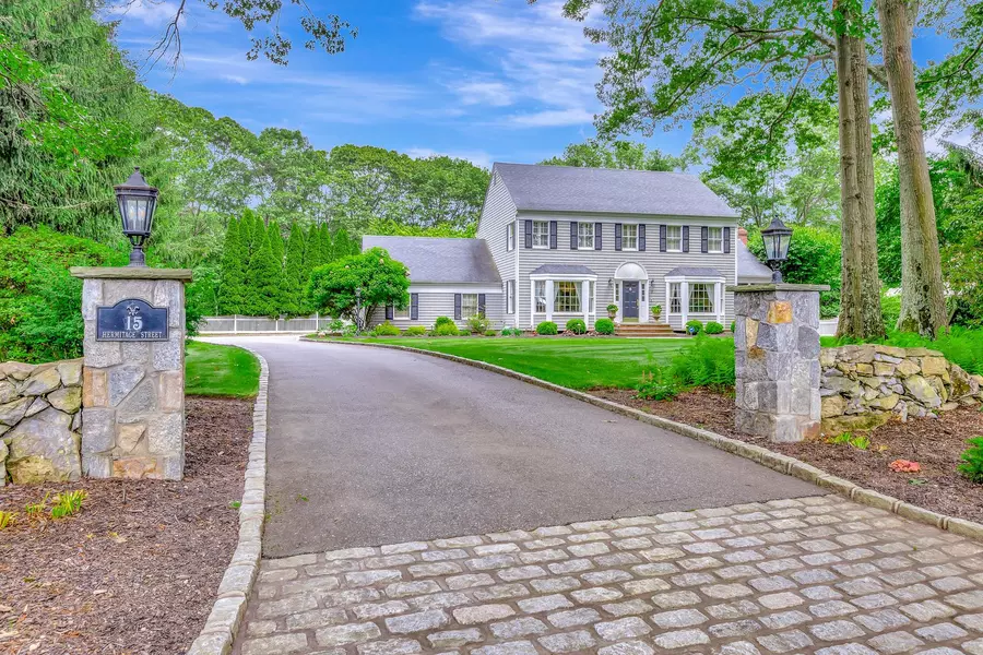 15 Hermitage ST, Wading River, NY 11792