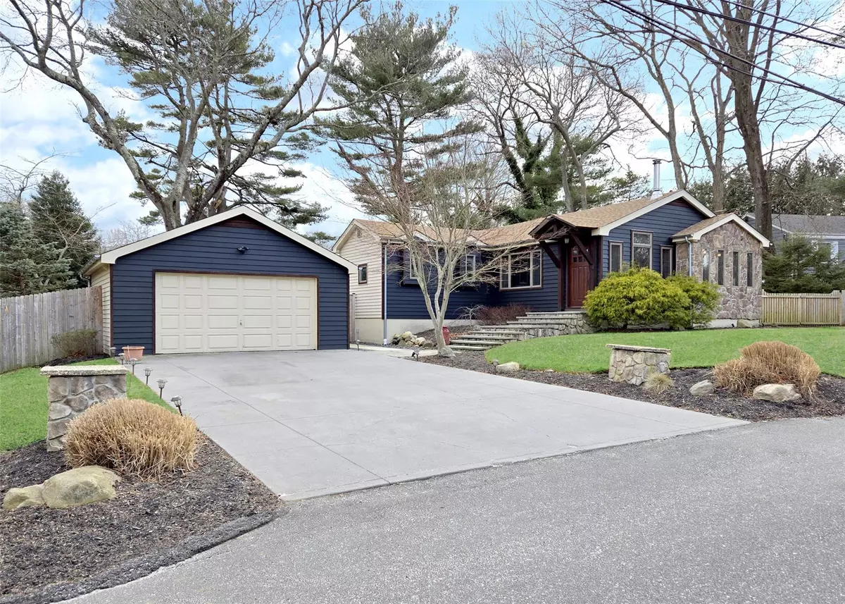 Lake Grove, NY 11755,78 Washburn ST