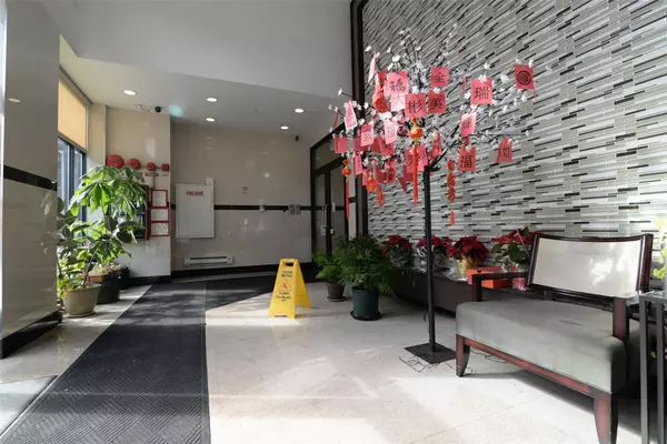 Flushing, NY 11355,132-35 41st RD #5D
