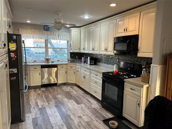Copiague, NY 11726,330 East DR