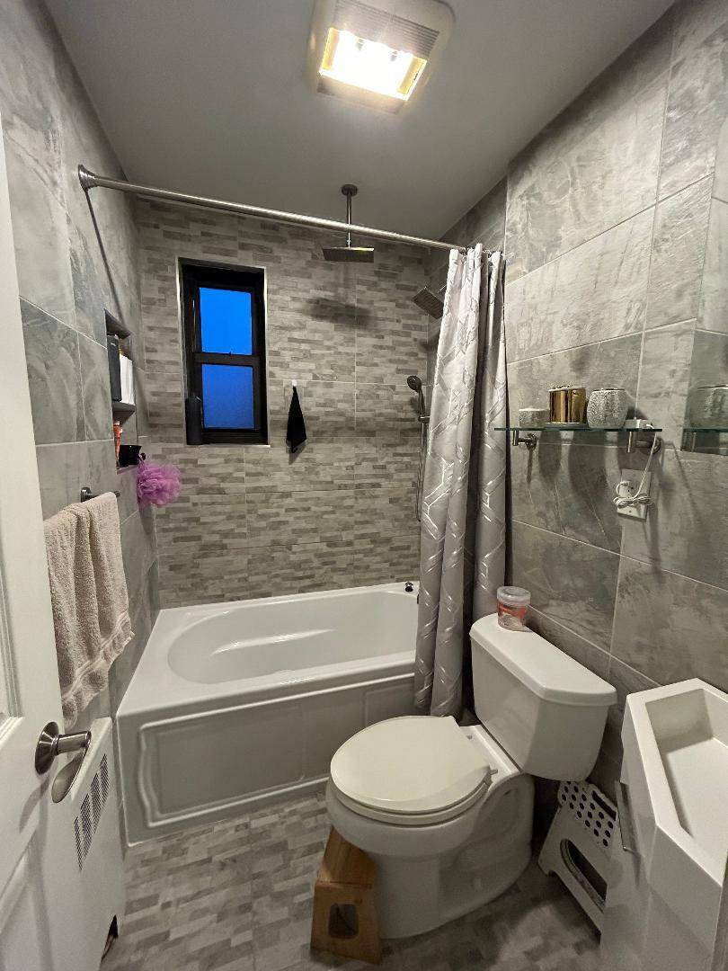 Whitestone, NY 11357,159-02 Cross Island Parkway #6-22