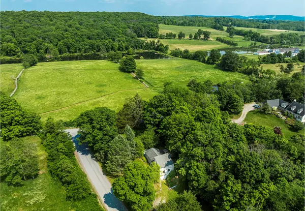 Millbrook, NY 12545,252 Ernest RD