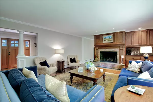 Manhasset, NY 11030,100 Gristmill LN